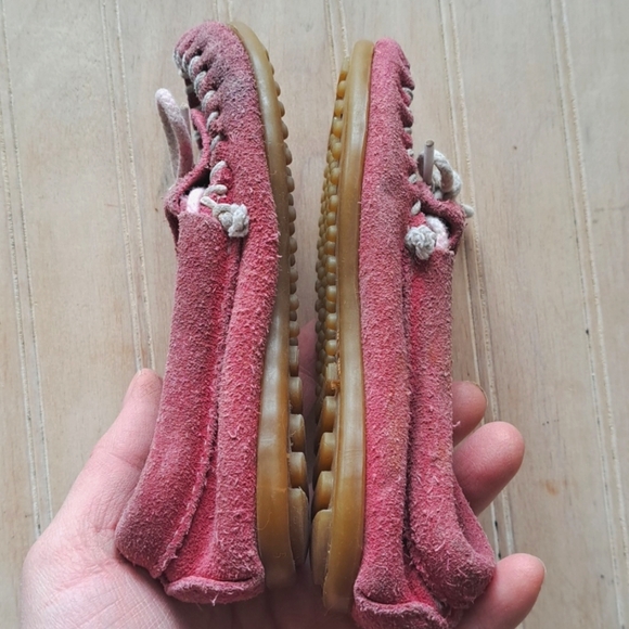 Minnetonka Thunderbird Leather Girl's Moccasin Native American HandBeaded - Picture 10 of 12